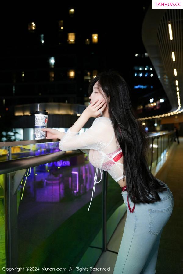 周妍希 奶瓶土肥圆 [XiuRen]高清写真图 2024.07.12 No.8846 Carol周妍希X 牛仔裤美腿第9张图片